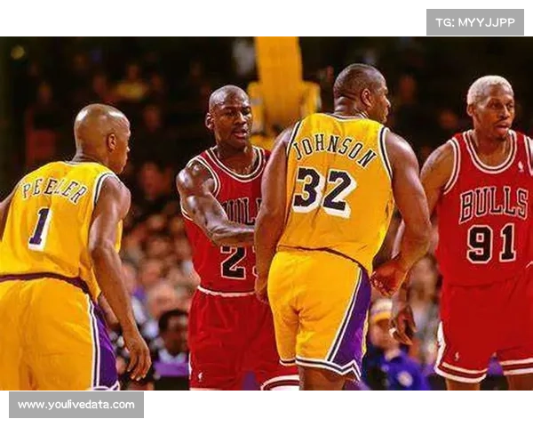 乔丹评历史最强阵容，魔术师约翰逊领衔